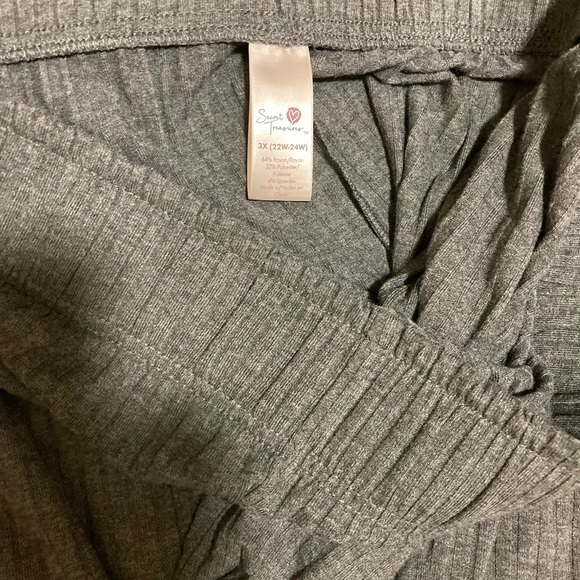 Plus Size Capris - Picture 5 of 8